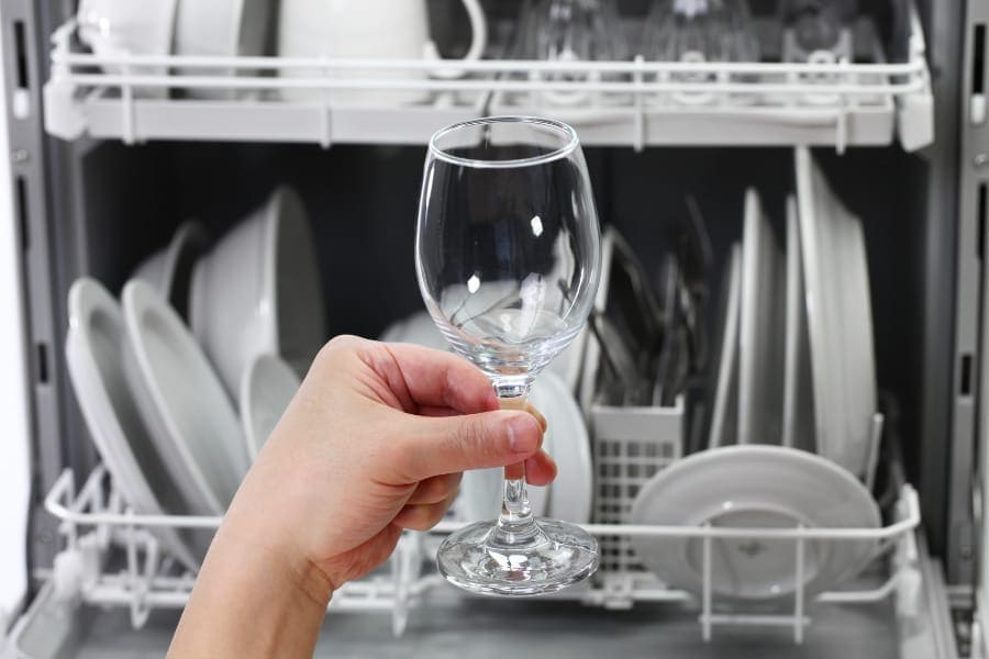 dishwasher never breaks dishes