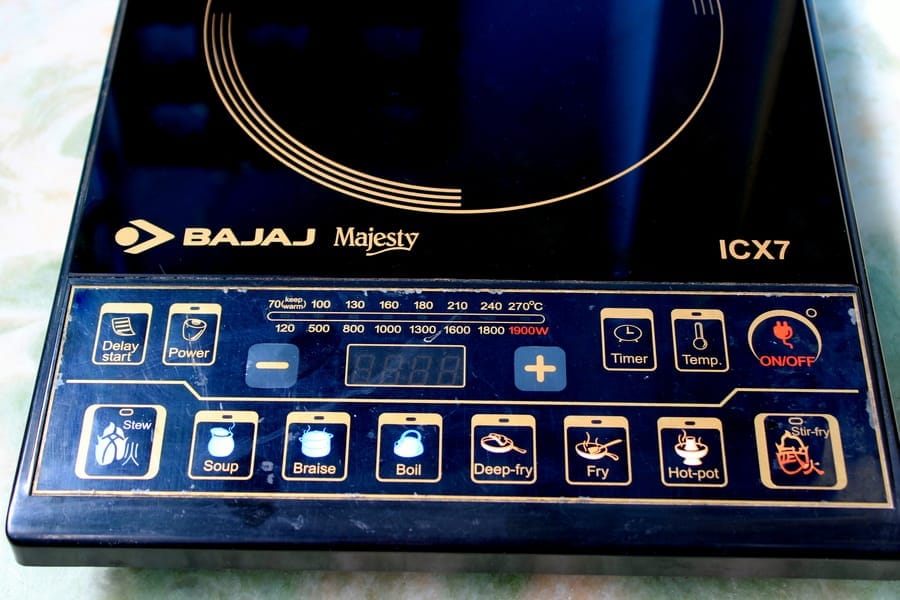 control panel and menu of Bajaj Majesty ICX 7 Induction Cooktop