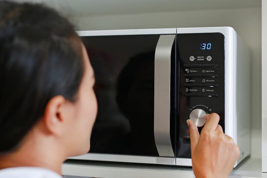 uses of microwave ovens
