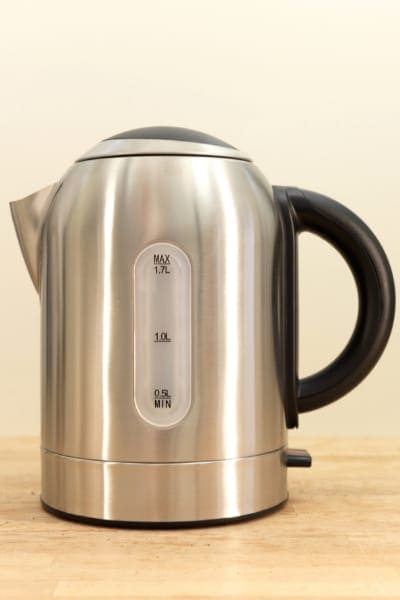 electric kettle storage capacity