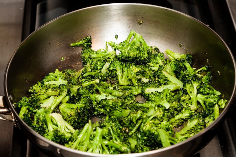 cooking broccoli in stainless steel cookware